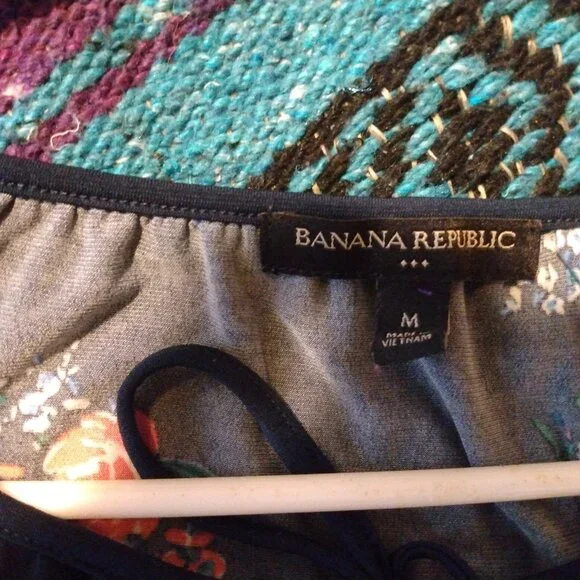 Banana Republic Floral Sleeveless Keyhole Top M Cottagecore Boho Office Navy - Picture 6 of 7